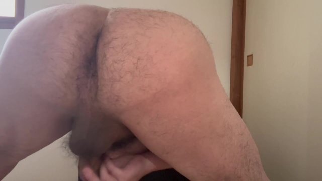 バックで突く時の視点ってこんな感じですよ【ケツ見せオナニー】