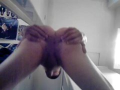 Masturbe (23) with one testicle