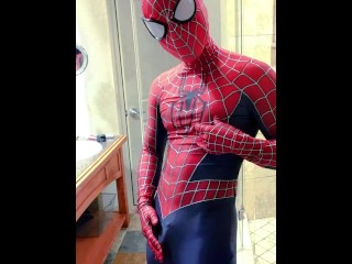 Spiderman Se Masturba Con Su Nuevo Traje 💦