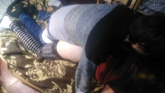 La puta de mi novia me muetra su tanguita y me dan ganas