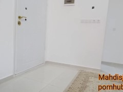 خیا..نت زن شوهردار همسایه در حال دادن گوشیش زنگ میخوره که شوهرش... (پر از مکالمه فارسی داغ) 1/16