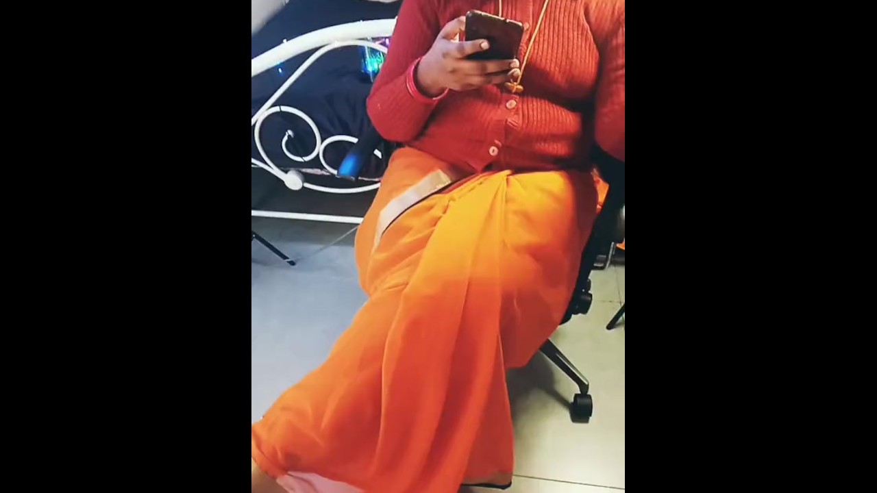 Low Hip Orange Saree Navel Aunty