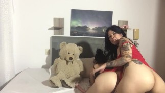 Hot friends shake their delicious asses on all fours