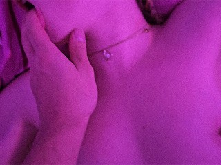 Kleine Slet Kreunt Terwijl Ze Hard Wordt Geneukt En Gedomineerd Hardcore Natte Romantische Seks POV