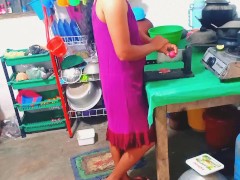 දේවාලෙ කපු මහත්තයා දැන් මොකක් හරි බොරු වක් හදාගෙන ගෙදරටම ඇවිත් මට හුකලා යනවා සැරටම හිකුවා මේ පාර මට1 - Screenshot 4 of 16 - Hot Romantic Sex