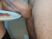 Preview 3 of Enchi a Pizza da minha putinha de porra e fiz ela comer tudo | Foodporn