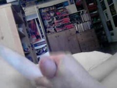 Masturbe (31) with one testicle