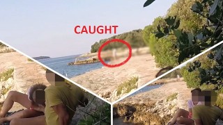Tienerleraar zuigt mijn lul op een openbaar strand in Kroatië voor iedereen - het is erg riskant