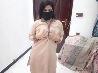 Desi Colegiala Sobia Nasir Baila Desnuda En Videollamada De WhatsApp Con Su Cliente
