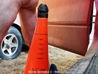 Private видео, принимая мод XL Cone Toy на открытом воздухе на работе в одиночку