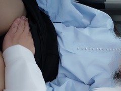 女性用　車の中でムラムラしてたら彼が手マンでイかせてくれた♡ - Screenshot 2 of 16 - Real Female Orgasm