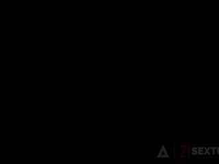 21 SEXTURY - Super Famous Pornstar Alexis Texas Gets Her Wet Pussy Pounded screenshot number 0
