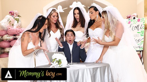 MOMMY'S BOY - Furious MILF Brides Reverse Gangbang Hung Wedding Planner por erro de planejamento de casamento