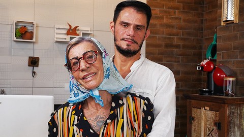 Abuela de 78 años follada por el culo duro