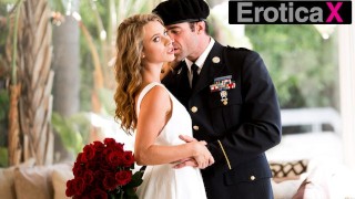 Beauty Anya Olsen Passionatly hace Love al soldado - EroticaX