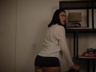 Screen Capture of Video Titled: POV: Haces venir a tu secretaria con un LOVESENSE
