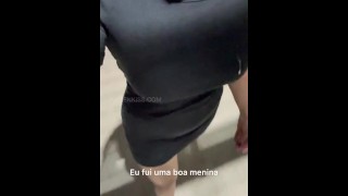 Esposa fodeu com vestido e salto em público enquanto o marido assiste