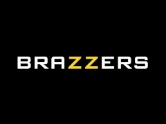 Balls Deep In Desiree.Desiree Dulce / Brazzers - Screenshot 15 of 16 - Face Fuck