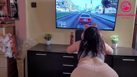 My girlfriend plays 🇲🇦 GTA 5 زيد حويني أ حبي 💦​🔥​(أححح على هد التيتيزة تتلعب جيتي🎮و تتحوى💋)