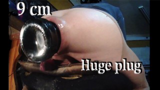 Huge buttplug in my loose ass