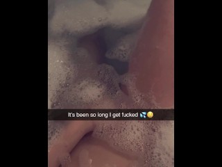 Sexting Op Snapchat in Mijn Badkuip Eindigt in Een Echte Neukbeurt