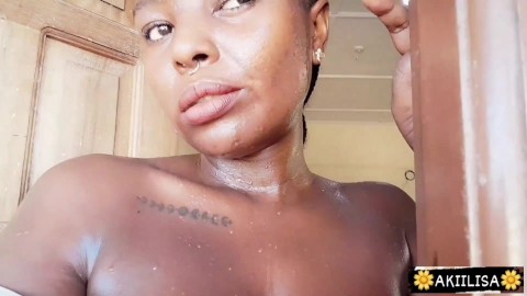 Home workout:Akiilisah gets soaked up in sweat