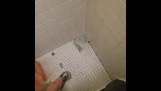 Наслаждаюсь весельем в душе!!