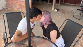 Ashley Pink Pussy 義理の妹はキスの仕方を教えて欲しいけど、彼女とセックスするのは我慢できない パート 2