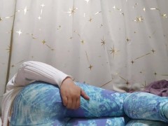 ゲームしながらケツを掻いたり屁をこく日本人女性。 - Screenshot 16 of 16 - 日本人