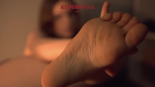 ASMR繊細な足はあなたにそれらの匂いを嗅ぐように求めます/KuporovaaRupa