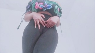 راجل صاحبتي شافني حسيت بيه هاج عليا دخلت لدار كفت عليه وانا كنتخايلو