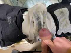 日本人の妻の汚い下着が夫の精液でいっぱい