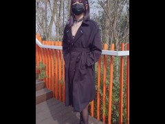 【伪娘】情趣连身袜露出，白花花的牛奶射到腿上 1/16