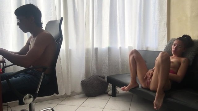 my stepbrother doing university homework I try to seduce and I masturbate on the couch