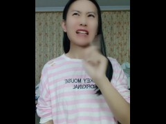 Come squeeze my nipples