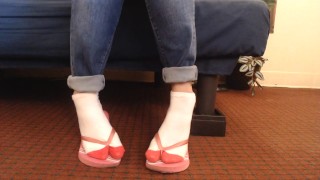 Jeux de chaussures avec des chaussettes Pink des tongs