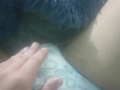 Mi hermanastra amaneció muy mojada