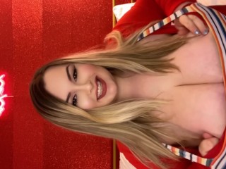 POV：曲线黛西乳交 Fucks & Sucks