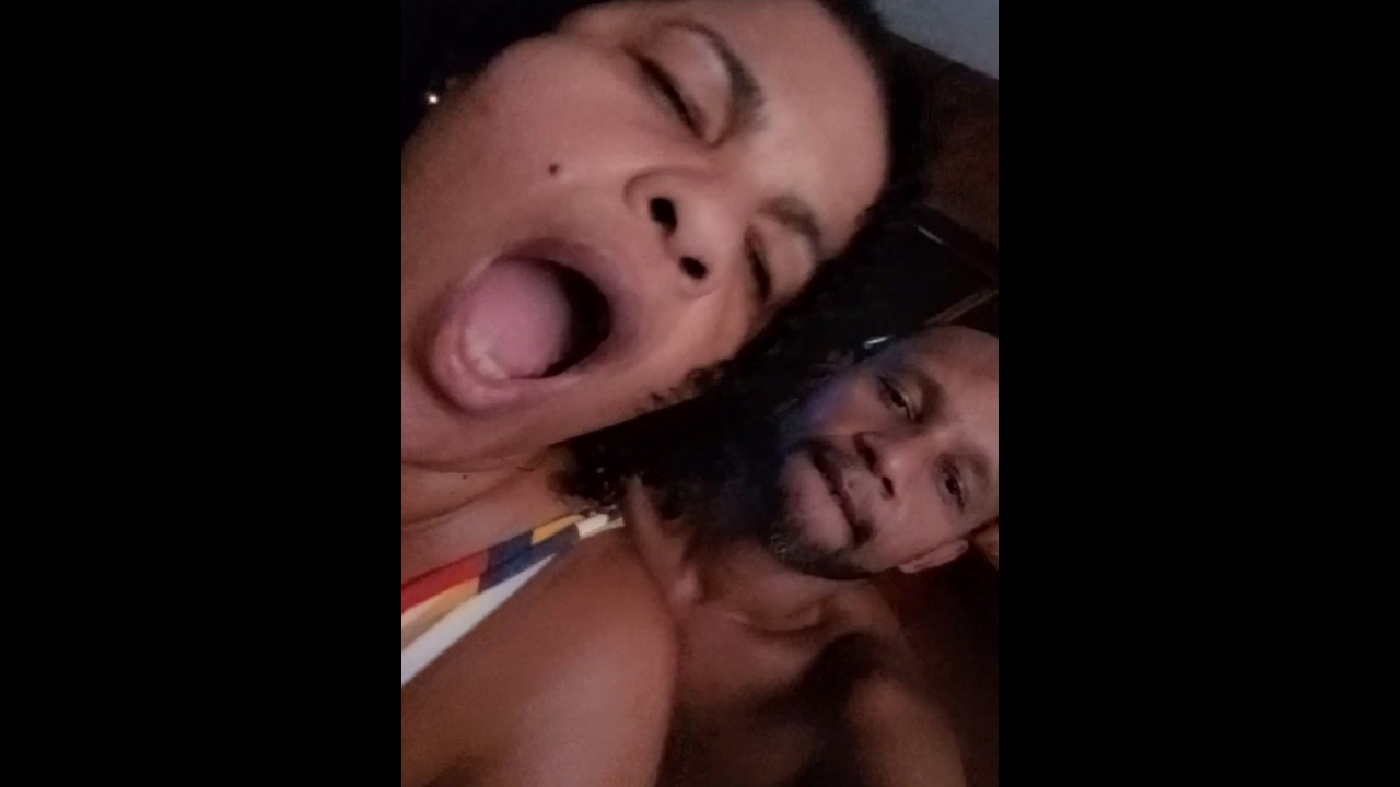 sexo com a esposa na sala, vídeo completo na plataforma do Privacy!