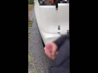 車で女性がオナニー！気づかれないように一緒に、、オナニー・射精・日本人・素人・自撮り・野外 woman is masturbating in the car !  Japanese, outdoor