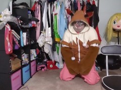 Breathplay Cosplayer with Hands Trapped in Paws Rubs to orgasm PVC suit