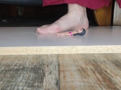 GIANTESS AND SHRINK FOOT SLAVE