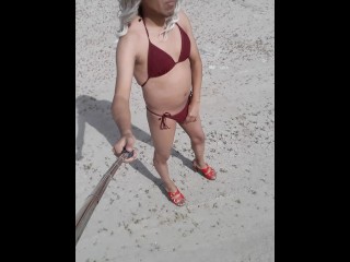 Linda Trans Sexy Con Bikini y Tacones En Publico Muy Caliente