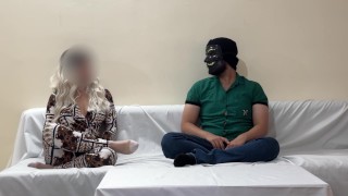 سکس ایرانی زن شوهردار با پیک موتوری که غذا آورده بود ،داستانی مکالمه فارسی 🤤