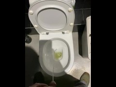 I pee in a bar after a liter of beer without fail :))