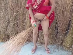 Beautiful Indian maid Village bhabhi outdoor fucking
