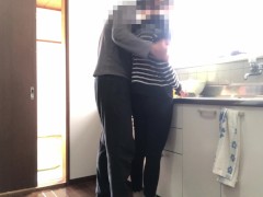 【完全素人】昼間のキッチンで性行為💓🍌🍑 - Screenshot 2 of 16 - Big Ass