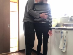 【完全素人】昼間のキッチンで性行為💓🍌🍑 - Screenshot 5 of 16 - 日本人