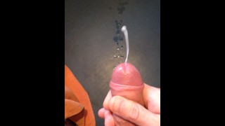 Enorme cumshot (8 stromen dik sperma)