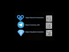 How teen show his outfeet